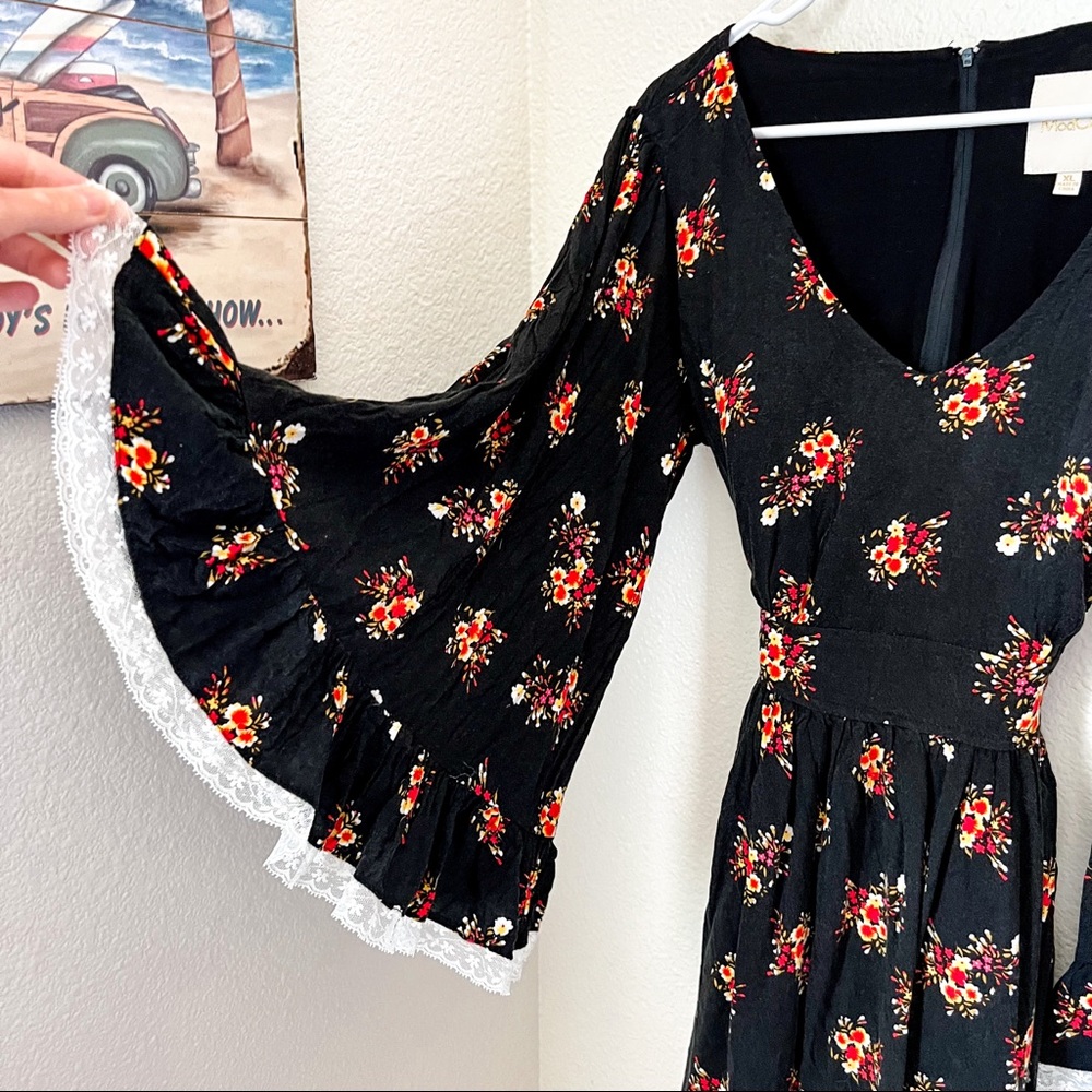 NWOT ModCloth Floral Bell Sleeve Dress